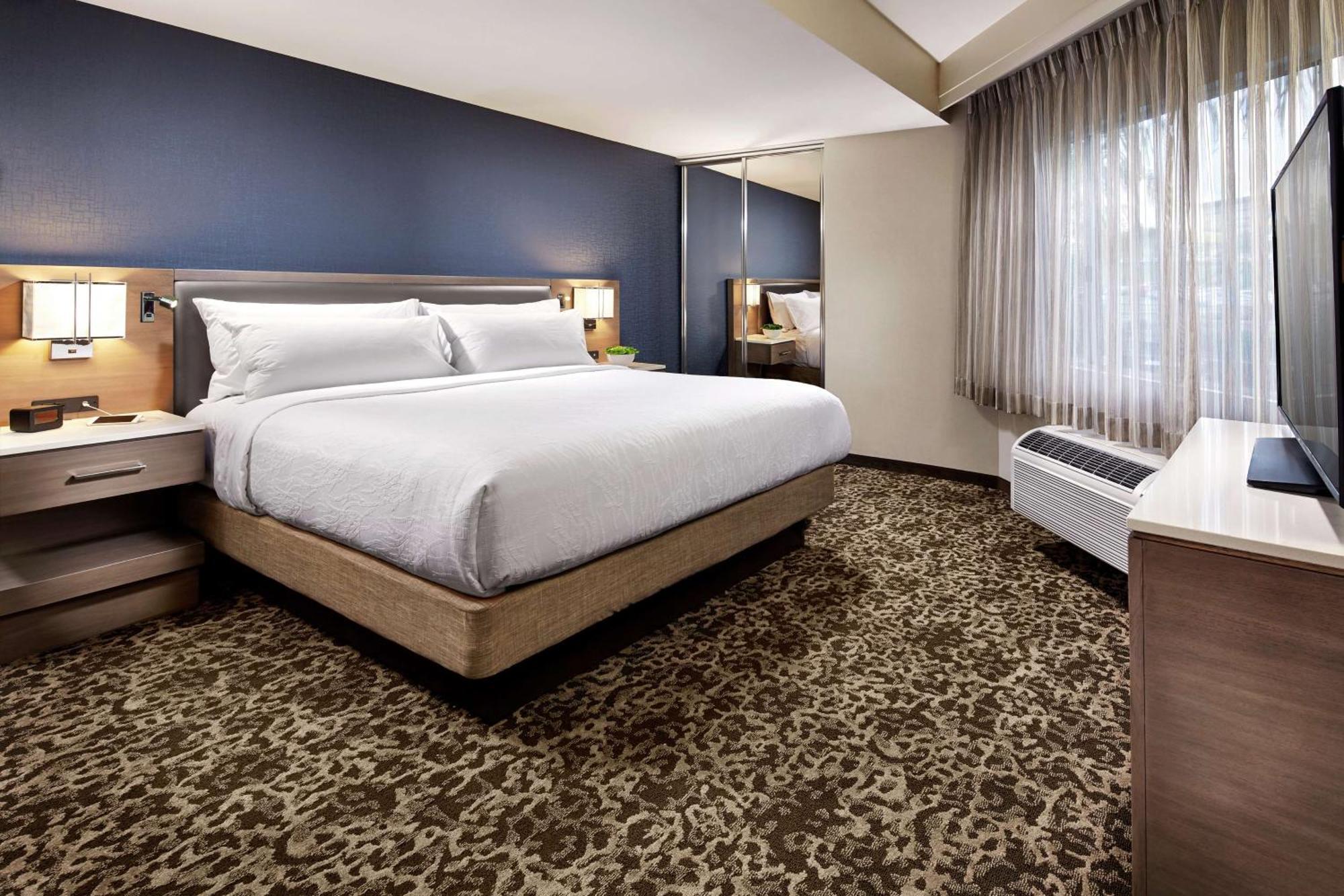 Hilton Garden Inn San Diego Mission Valley/Stadium Экстерьер фото