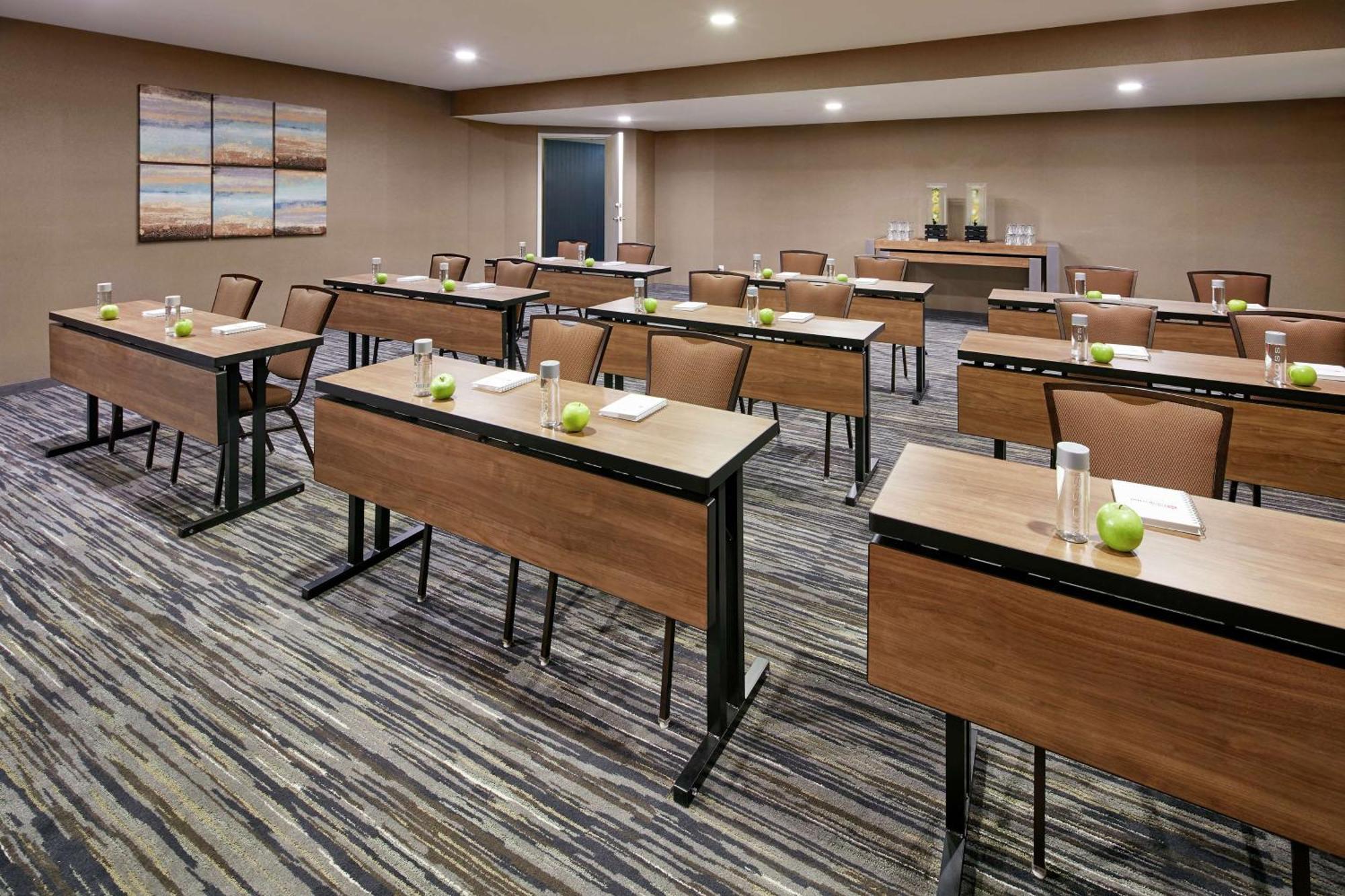 Hilton Garden Inn San Diego Mission Valley/Stadium Экстерьер фото