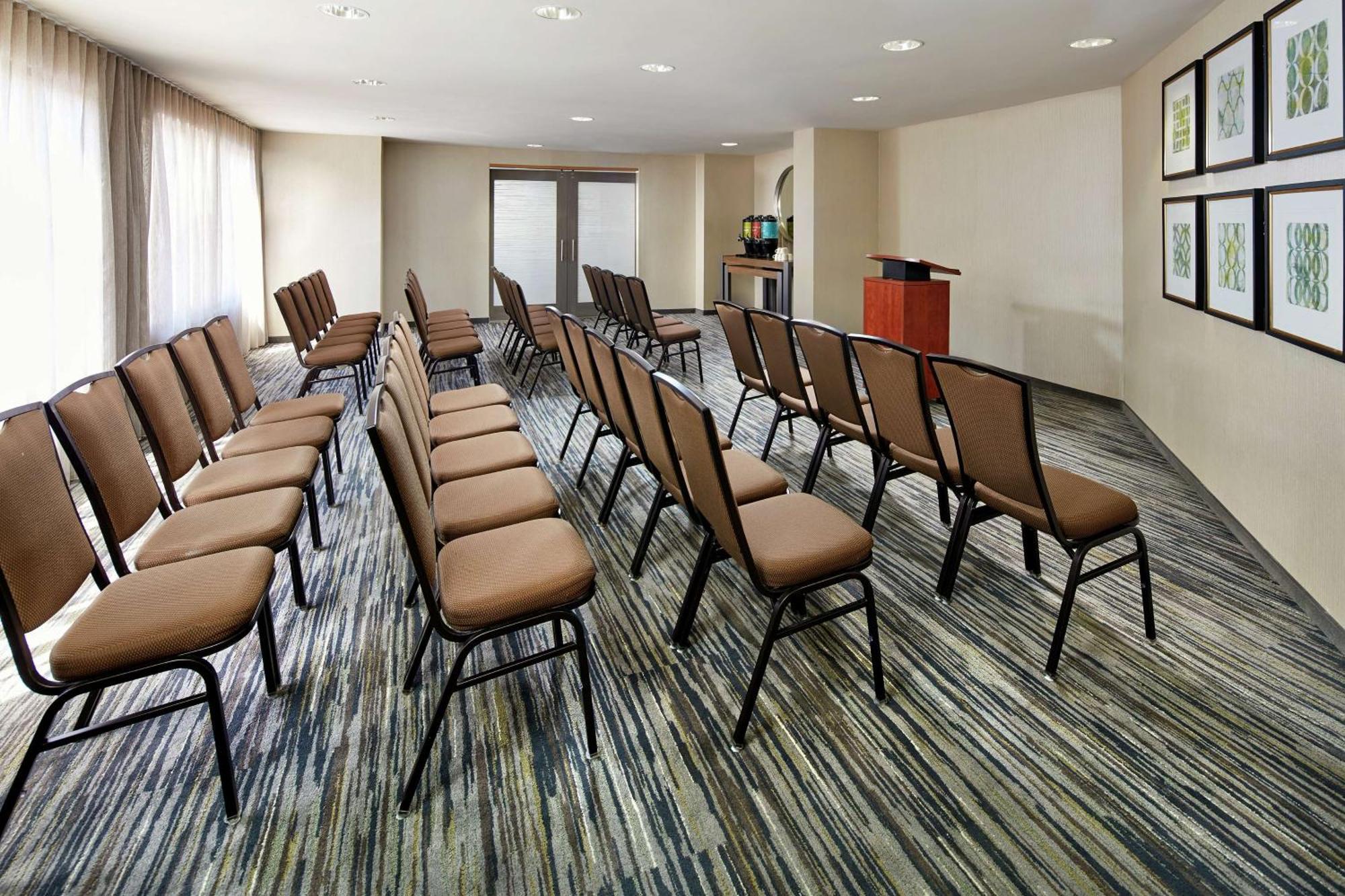 Hilton Garden Inn San Diego Mission Valley/Stadium Экстерьер фото