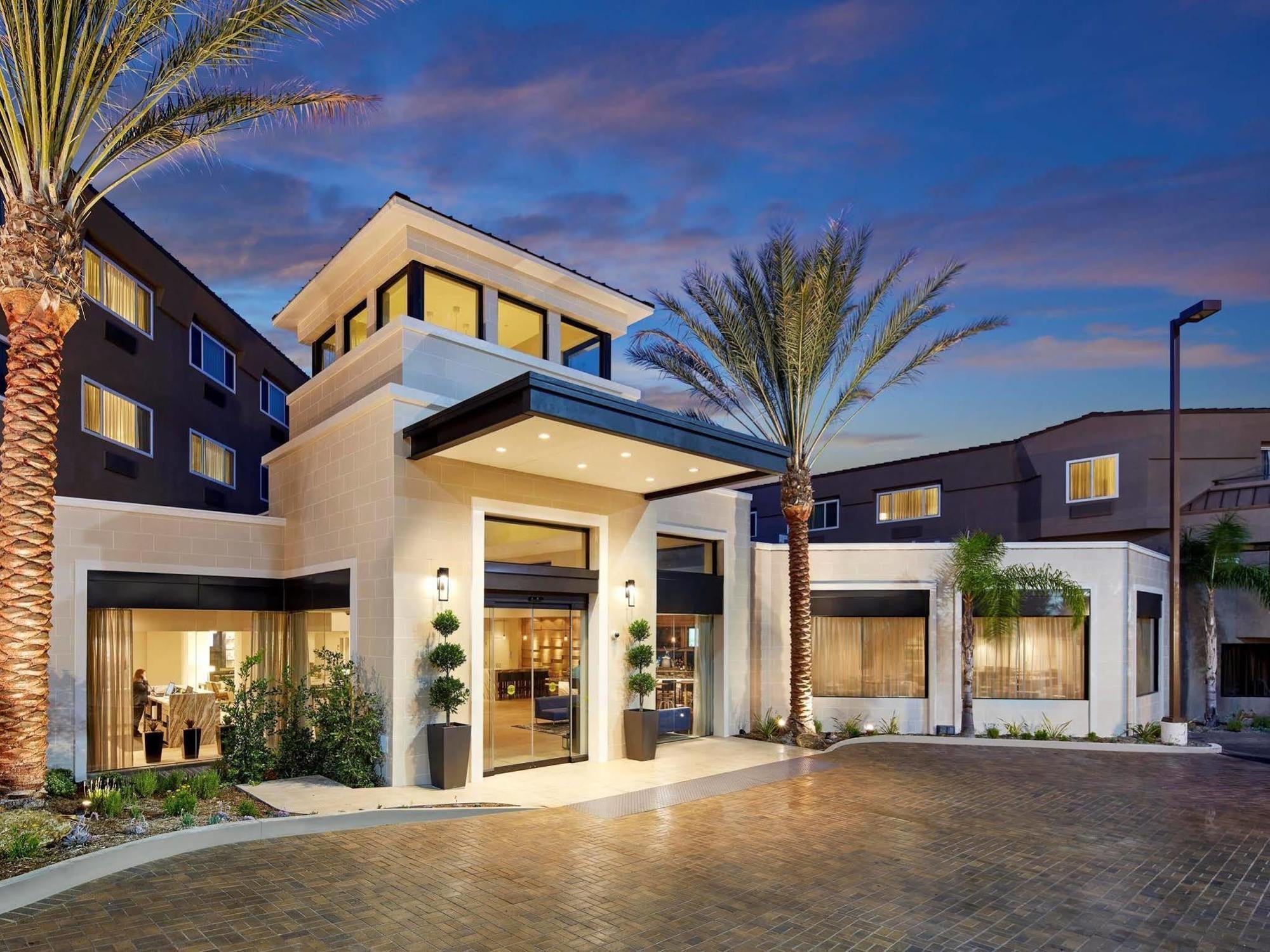 Hilton Garden Inn San Diego Mission Valley/Stadium Экстерьер фото